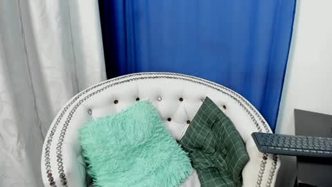 analia18  online show from January 14, 11:53 am