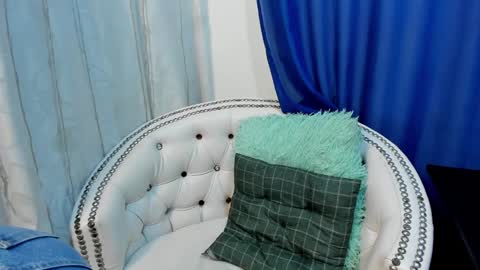 analia18  online show from January 21, 11:46 am