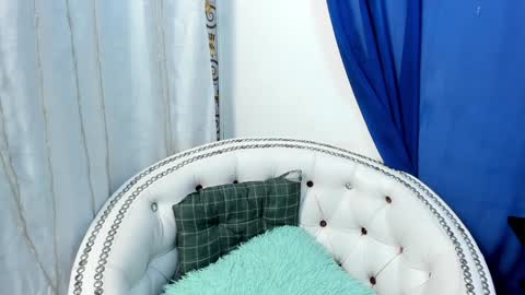 analia18  online show from January 29, 12:13 pm