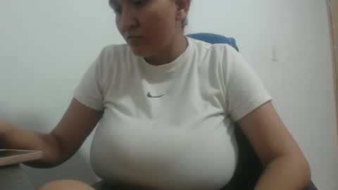 Snapshot of analy_hot chatting on March 18, 8:45 pm analy_hot online show from March 18, 8:45 pm