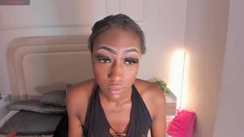 anamonroee online show from November 5, 11:43 am