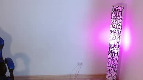 Snapshot of anarosse__ chatting on January 11, 2:05 am ana 3 online show from January 11, 2:05 am