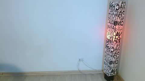 Snapshot of anarosse__ chatting on March 1, 1:18 am ana 3 online show from March 1, 1:18 am