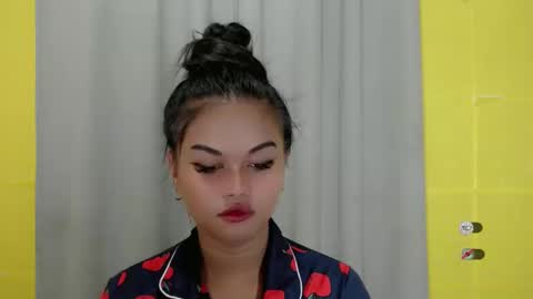 Snapshot of anaruru_ chatting on January 12, 3:25 pm ANA online show from January 12, 3:25 pm