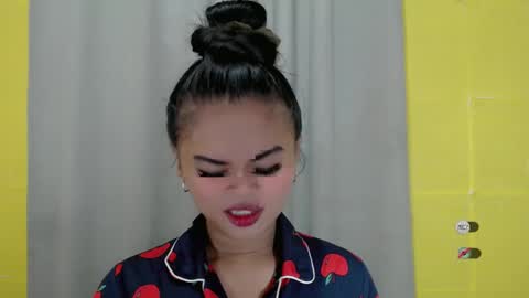 Snapshot of anaruru_ chatting on January 19, 8:07 am ANA online show from January 19, 8:07 am