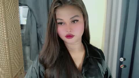 Snapshot of anaruru_ chatting on November 16, 3:17 pm ANA online show from November 16, 3:17 pm