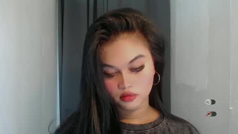 Snapshot of anaruru_ chatting on April 4, 1:52 pm ANA online show from April 4, 1:52 pm