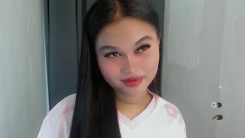 Snapshot of anaruru_ chatting on April 5, 3:42 pm ANA online show from April 5, 3:42 pm