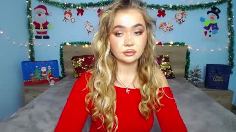 Snapshot of anastacyyellig chatting on December 31, 6:27 am anastacyyellig online show from December 31, 6:27 am