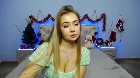 Snapshot of anastacyyellig chatting on January 8, 5:27 am anastacyyellig online show from January 8, 5:27 am