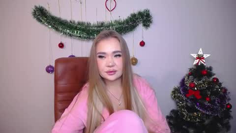 anastacyyellig online show from December 15, 10:36 pm