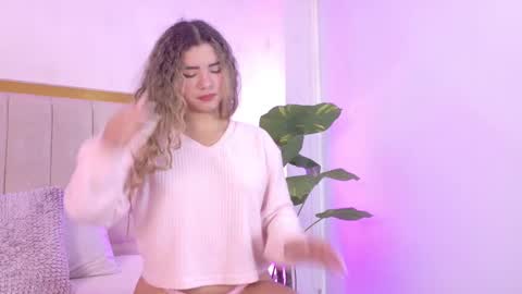 Mia online show from March 19, 12:20 pm