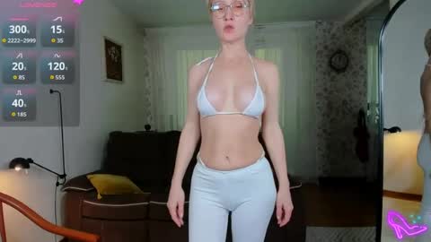 Snapshot of anastasiagate chatting on June 20, 9:01 am Anastasia online show from June 20, 9:01 am