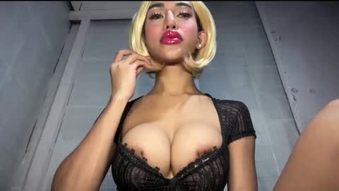 anawalters online show from December 16, 10:37 pm