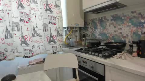 Snapshot of anayscaandy chatting on February 19, 12:11 pm Andreea online show from February 19, 12:11 pm