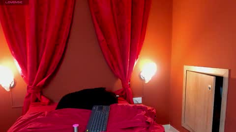 Snapshot of anazztasia_squirt chatting on December 16, 6:02 pm anazztasia_squirt online show from December 16, 6:02 pm