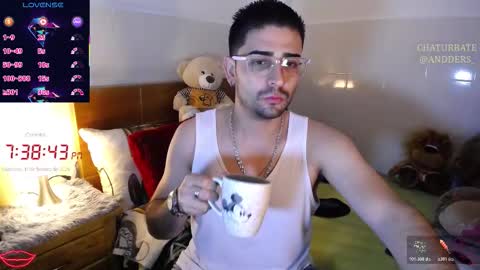 Snapshot of andders_ chatting on February 12, 12:38 am Anders online show from February 12, 12:38 am