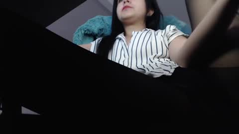Snapshot of anddrea_ chatting on January 17, 11:06 am online show from January 17, 11:06 am