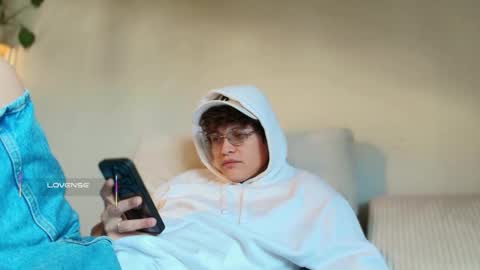 Snapshot of anddres_boss chatting on October 1, 10:43 am Tell Me ANDRESS ----- online show from October 1, 10:43 am