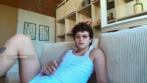 Snapshot of anddres_boss chatting on October 2, 9:05 am Tell Me ANDRESS ----- online show from October 2, 9:05 am