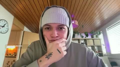 Snapshot of anddres_boss chatting on January 8, 10:17 am Tell Me ANDRESS ----- online show from January 8, 10:17 am