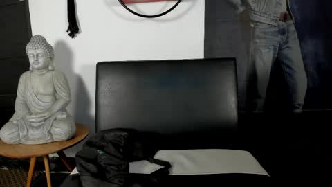 anddy_hugecock online show from April 22, 12:28 pm