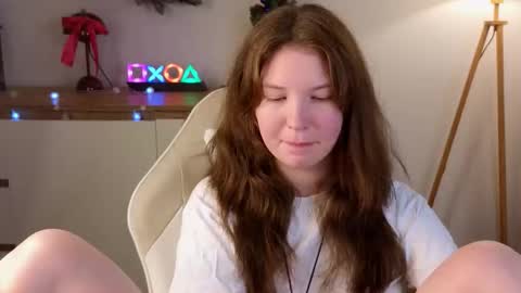 Snapshot of andgy_ chatting on December 14, 8:46 pm andgy_ online show from December 14, 8:46 pm