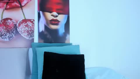 Snapshot of andhrea_vale chatting on January 17, 11:59 am Andrea online show from January 17, 11:59 am