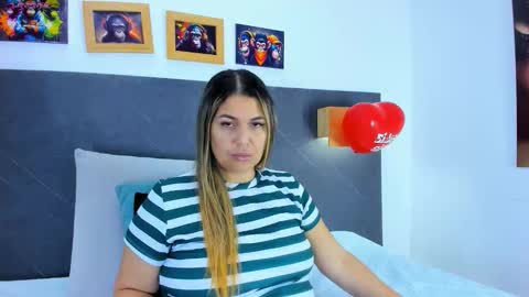 Snapshot of andhrea_vale chatting on February 14, 12:02 pm Andrea online show from February 14, 12:02 pm