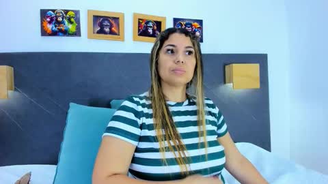 Snapshot of andhrea_vale chatting on February 20, 12:38 pm Andrea online show from February 20, 12:38 pm