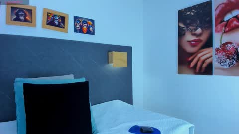 Andrea online show from March 12, 12:33 pm