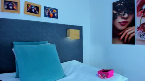 Andrea online show from March 13, 12:34 pm