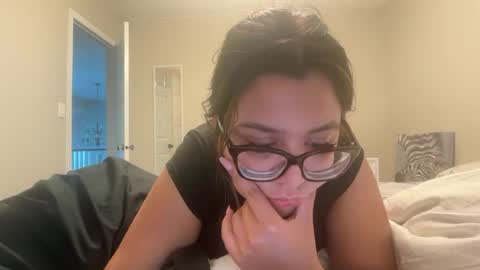 anditspinkxo online show from July 30, 2:32 am