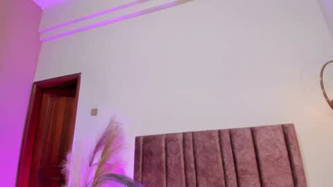 Andra Cyrus online show from June 5, 12:17 am