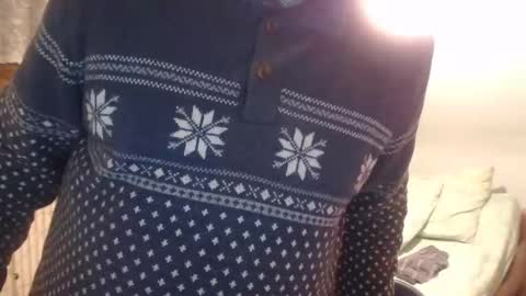 Snapshot of andre124231 chatting on December 8, 8:04 pm Andre online show from December 8, 8:04 pm