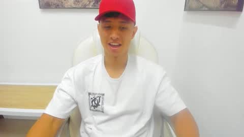 Snapshot of andre_blow chatting on September 15, 11:32 am Andre Blow online show from September 15, 11:32 am