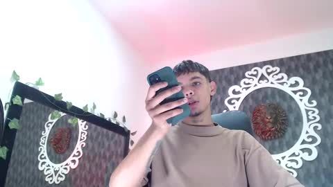 Snapshot of andre_kent3 chatting on December 28, 6:40 pm 3 online show from December 28, 6:40 pm