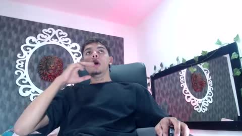 Snapshot of andre_kent3 chatting on January 3, 7:39 pm 3 online show from January 3, 7:39 pm