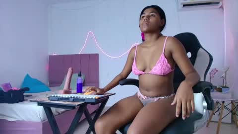 Snapshot of andre_lezcano chatting on June 24, 3:11 pm andre_lezcano online show from June 24, 3:11 pm