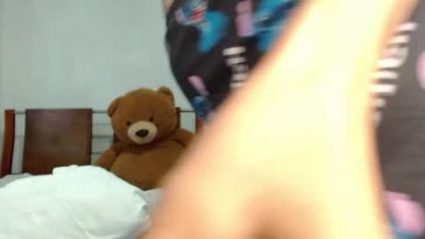 A l e online show from March 14, 7:08 pm