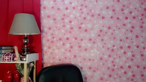 Snapshot of andrea06121998 chatting on October 4, 10:46 am andrea06121998 online show from October 4, 10:46 am