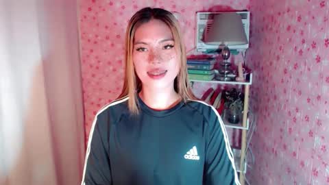 andrea06121998 online show from January 9, 5:21 am