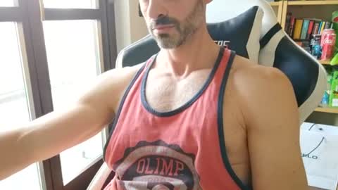 Snapshot of andrea_feetlover chatting on June 18, 9:14 am andrea_feetlover online show from June 18, 9:14 am