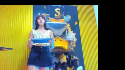 Snapshot of andrea_giraldo_ chatting on June 6, 8:46 pm Andrea online show from June 6, 8:46 pm