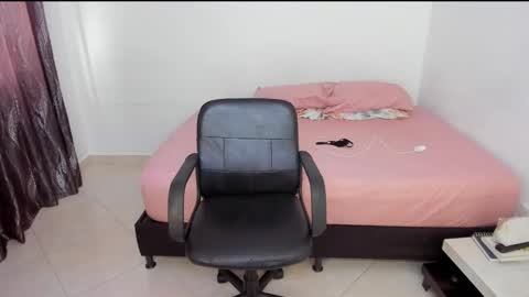 Snapshot of andrea_loaiza2 chatting on February 12, 8:29 pm Andrea online show from February 12, 8:29 pm