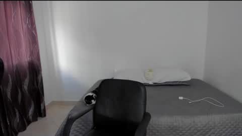 Snapshot of andrea_loaiza2 chatting on February 17, 4:26 pm Andrea online show from February 17, 4:26 pm