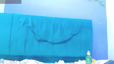 ANDREA LOPEZ online show from December 5, 11:30 am