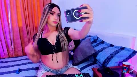 Andrea  online show from February 6, 1:25 pm