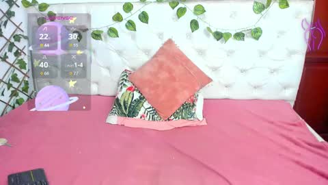 Naomi Andrea Daviss online show from October 25, 12:13 pm