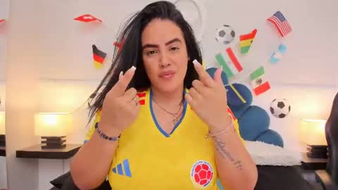 andreahgil online show from June 27, 1:06 pm